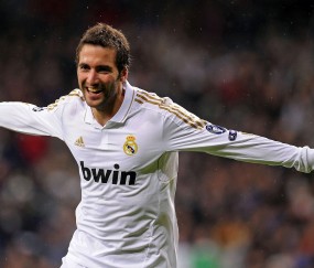 开云下载-红牛二队横扫梅赛德斯，佩雷兹刷新纪录，一场颠覆F1格局的传奇之战