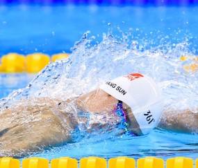 开云世界杯2026-红色狂飙逆转银箭，汉密尔顿铸就F1史上最燃绝地反击