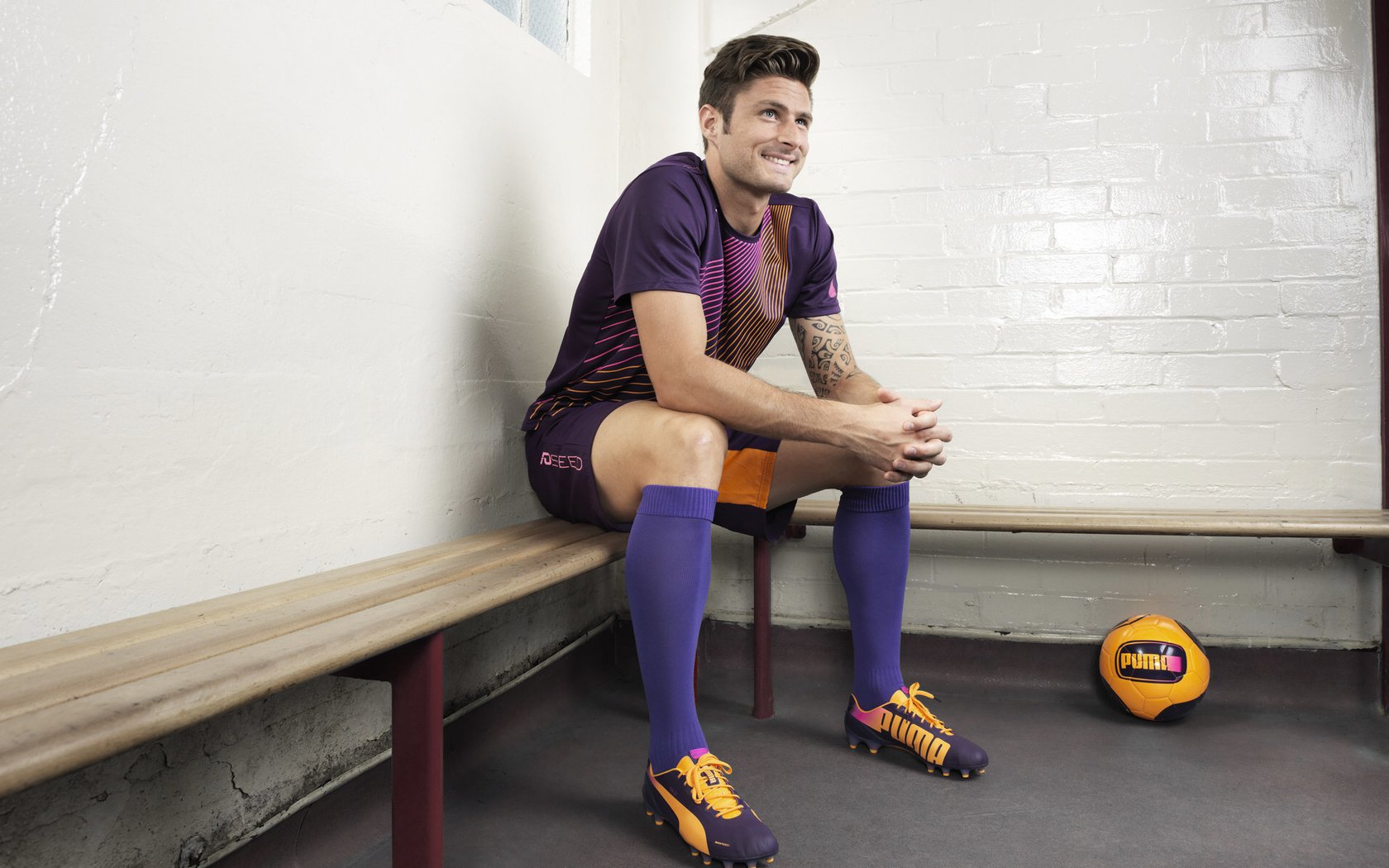 库里存在感拉满，76人险胜广东队背后的篮球全球化密码