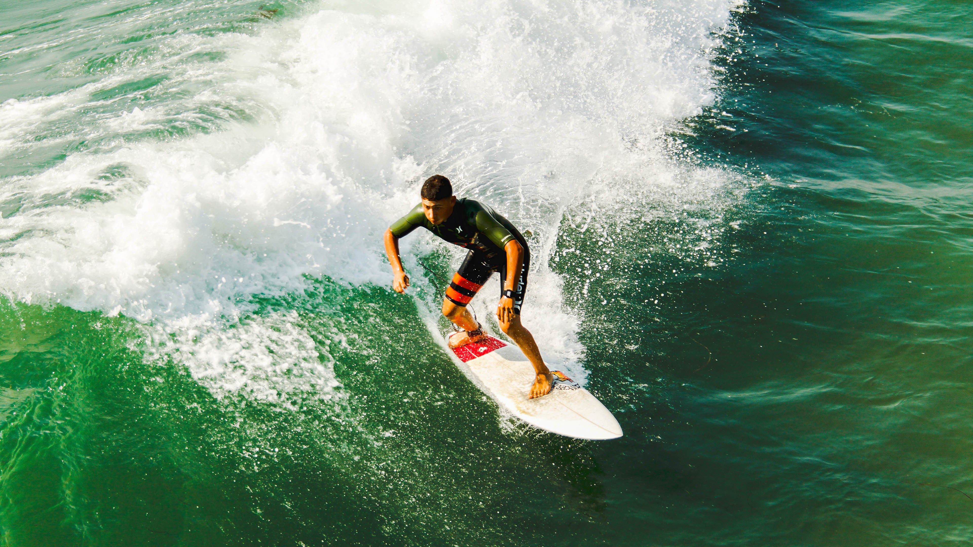 德甲争冠战焦点战,勒沃库森碾压马德里竞技